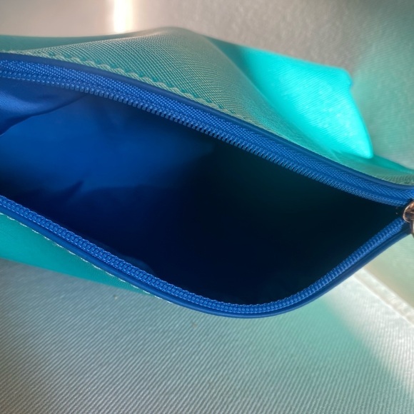 Gorgeous La Mer makeup bag - Picture 5 of 12